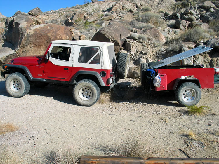 This is Joe's rig.  He and Mohave finished up their meteorite hunt early and had already set up camp by the time we arrived.