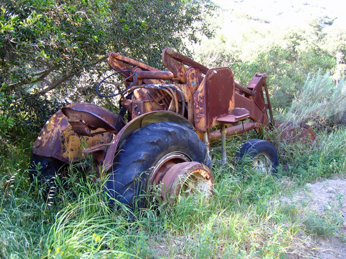 An old tractor found near the Blackstar Geo-Trash geocache.