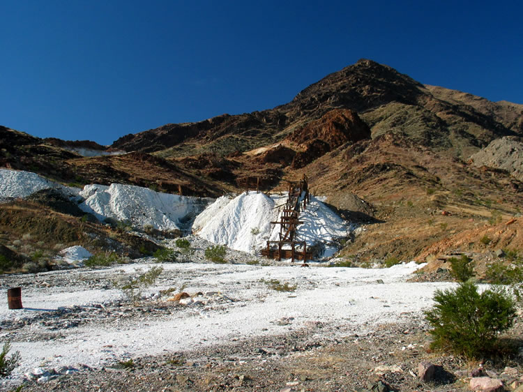 The ore chute of the Pleasanton.  It's possible to drive to the area above the chute.