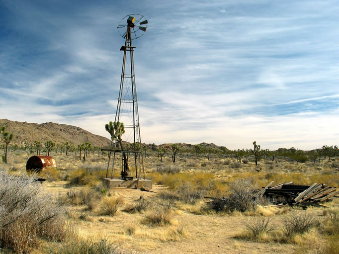 Yawn!   Well, it's morning and we're returning to the scene of last night's headlamp exploration to see what things really look like!  Here we make a stop at the Desert Queen well south of the mill.