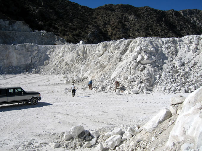 The brilliant white calcite was hard on the eyes, but nice specimens were everywhere.