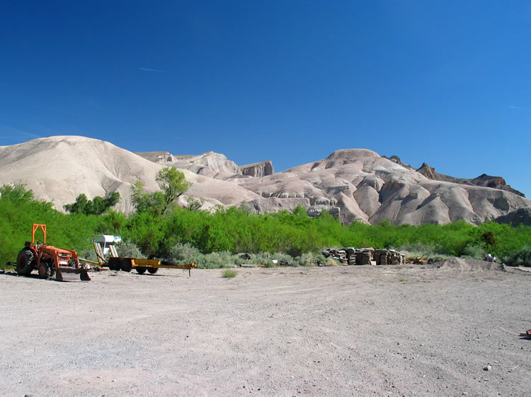 Just looking at the surrounding hills from the parking lot let you know that China Ranch's geologic history is as interesting as its human history. To find out what's been going on here over the last twelve billion years you can click here.