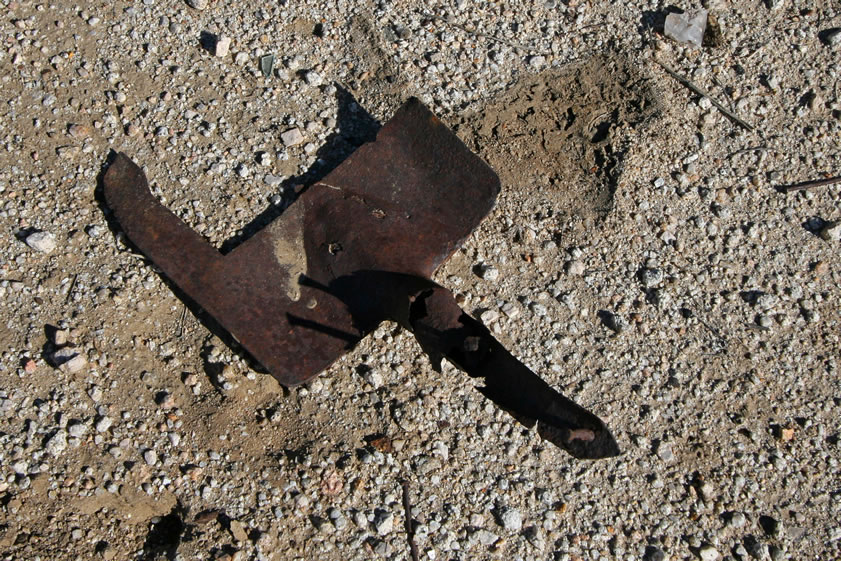 Starting with this old shovel, we'll take you on a photo tour of some of the stuff that's strewn over the area.