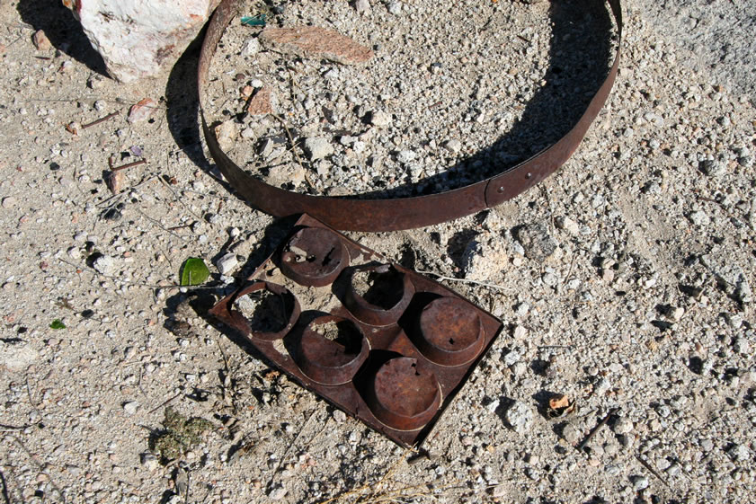 A barrel band and muffin tin.