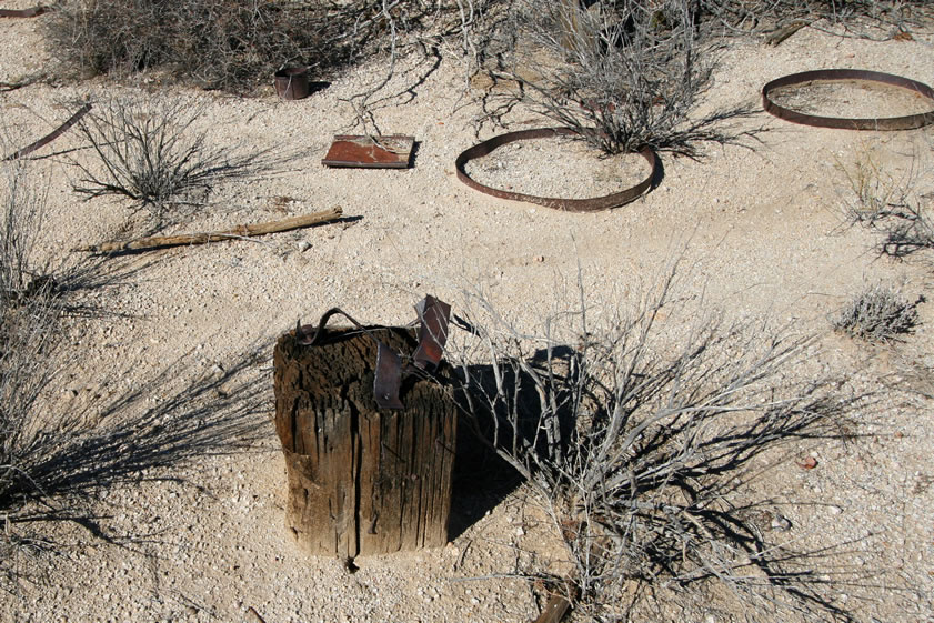 A closer look at the anvil stump with the straps still attached.