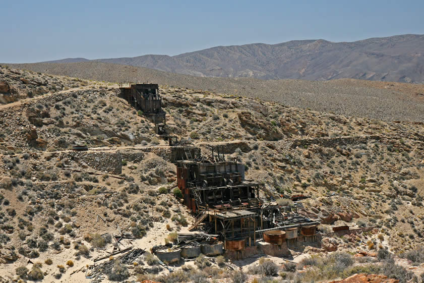 Here you can see the front of the stamp batteries with the cyanide tanks spread out below.