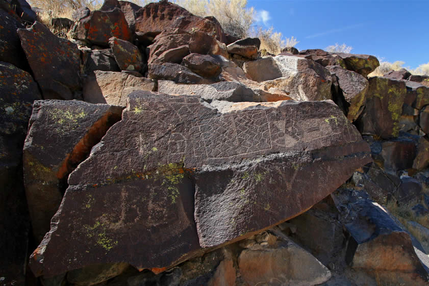 We've now hopped aboard the Lizardmobile to take us up into Black Canyon in order to explore its side canyons.  Here we've made a stop to photograph what's usually the only petroglyphs that most visitors to the canyon see.  This panel is on the east side opposite a descriptive plaque that alerts visitors to the nearby petroglyphs.