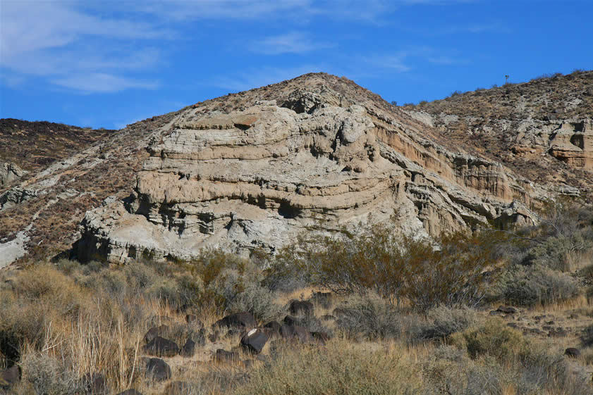 Leaving the stone foundation gives us an even better view of the castle formation.