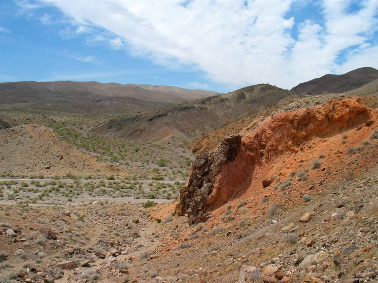 We climb up the canyon to check out the agate nodules.   This view is looking back across the wash to the lower canyon where we plan to camp tomorrow night.  Hopefully we'll find a few nice specimens there of the beautiful sagenite agate that this area is known for.