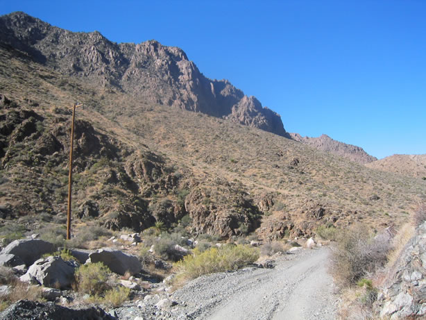 The climb to Tecopa Pass.