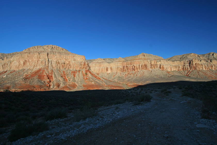 It's so incredibly beautiful that we're soon entranced by the scenery.