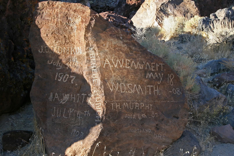 The five names inscribed here date from 1907 to 1908.  It appears that they were all traveling companions since the vertical "Ubehebe Bunch" lettering seems to join them all together.