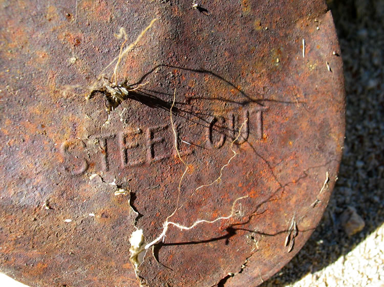 Possibly the top of an oatmeal tin, although we've also seen this term applied to coffee.
