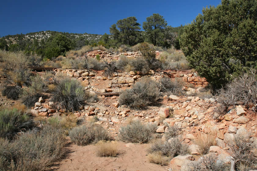 Here's a closer look at the original mill site.  The Rose Mine, which closed in 1906, was the biggest gold producer in the San Bernardino Mountains.