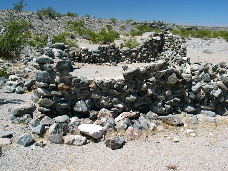 After a last look we continue on toward the Amargosa mine.