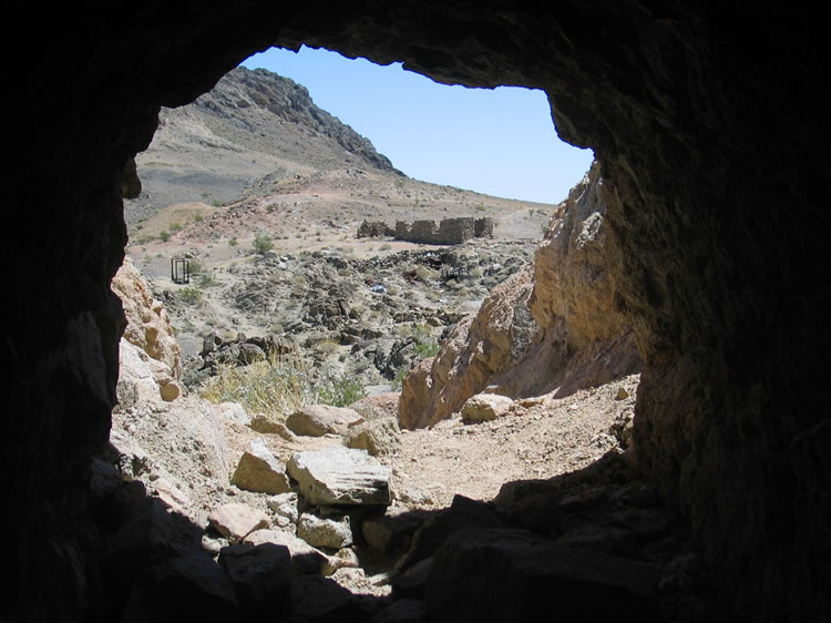 We couldn't pass up the opportunity to frame the old structure with a tunnel entrance.