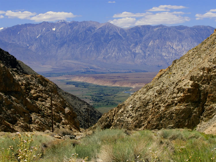 Here's a view looking back the way we entered the canyon with the Sierras providing a stunning backdrop.