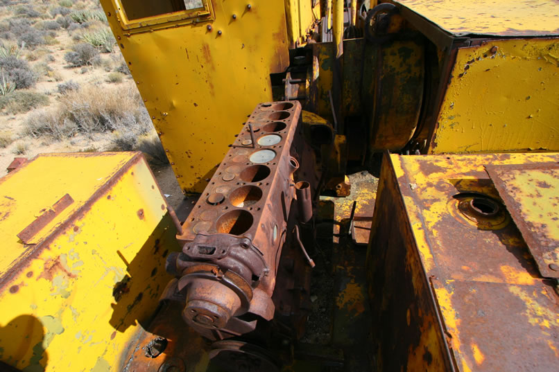 The engine looks like a straight eight.  It'd be fun to see this contraption in action!